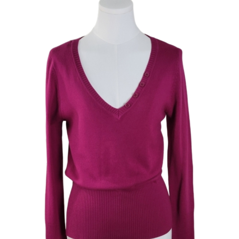 TAKE OUT WOMENS V-NECK SWEATER WITH BUTTON ACCENTS‎ - Size L